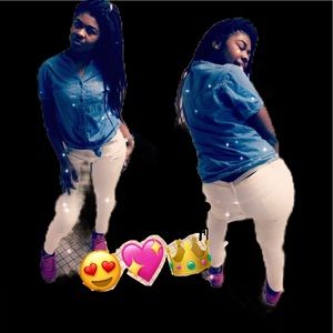 Meet your Posher, Damaria